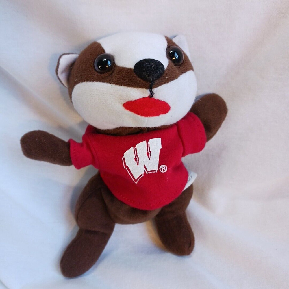 Wisconsin BUCKY Badger BEAN BAG PLUSH 7" CHELSEA TEDDYBEAR CO T SHIRT UW MADISON